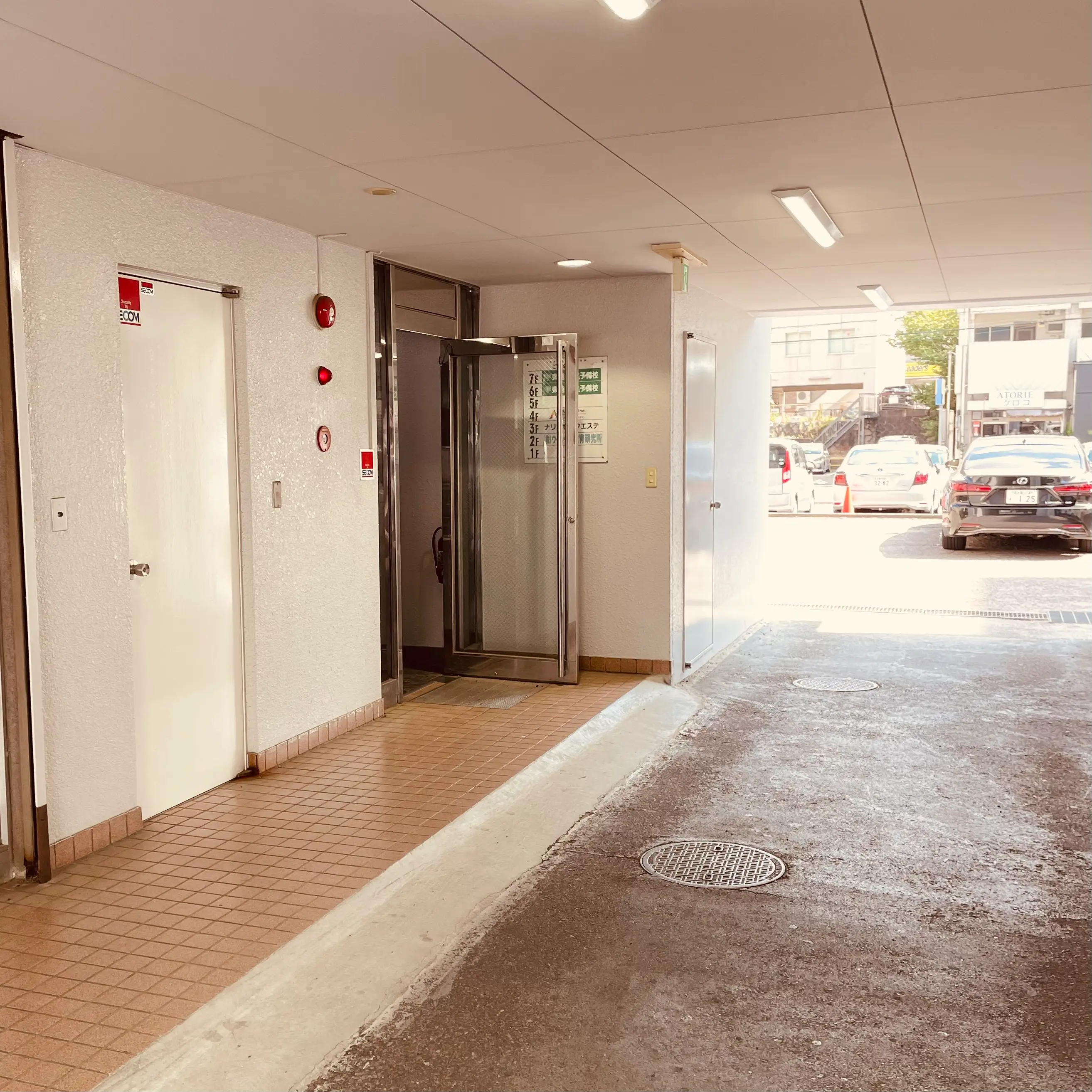 エレベーターで5階へ